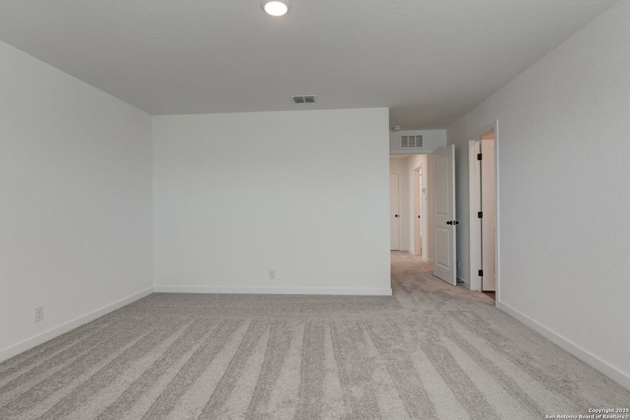 Spacious, unfurnished interior of a new home in The Preserve at the Wilder, Adkins (Image 22).
