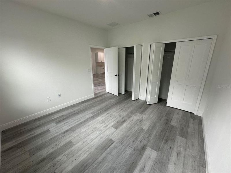 Spacious, unfurnished interior of a new home in , Citrus Springs (Image 24).