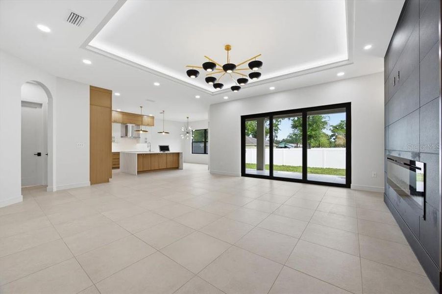 Spacious, unfurnished interior of a new home in , Plant City (Image 27).