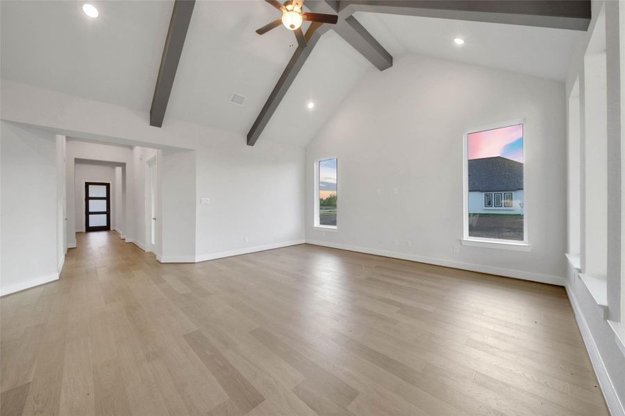 Spacious, unfurnished interior of a new home in Magnolia Bend, Rosharon (Image 36).