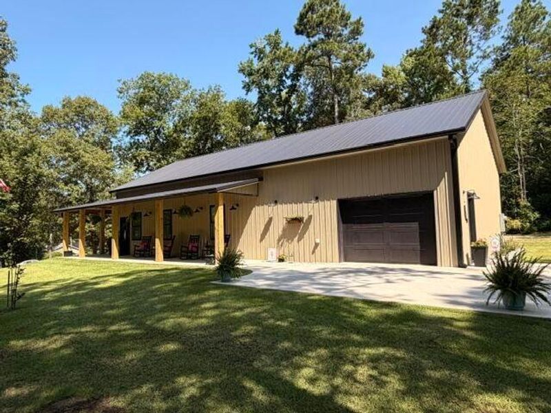 Exterior details and patio area of a home in , Manning (Image 35).