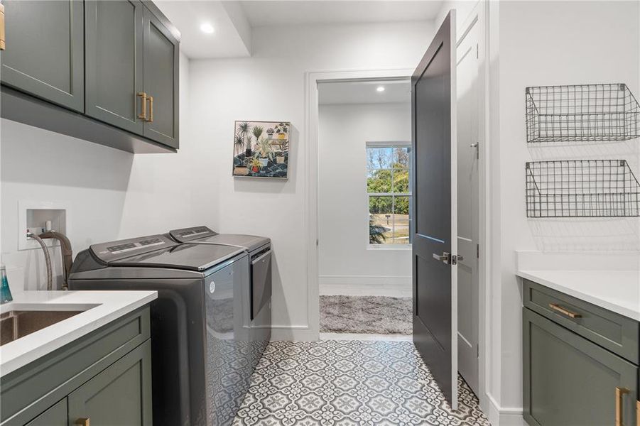 Furnished interior view inside a new home in , Land O' Lakes (Image 7).