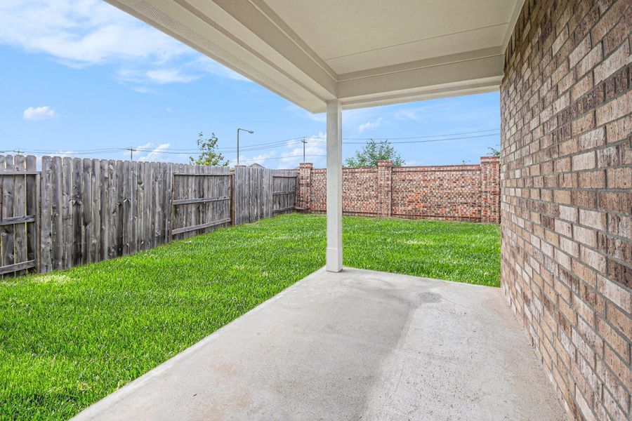 Exterior details and patio area of a home in Lago Mar, Texas City (Image 2). Exterior details and patio area of a home in Lago Mar, Texas City (Image 2).