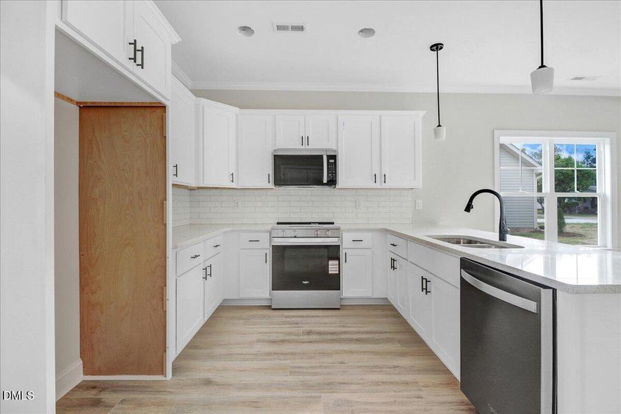 16-510 S Vance St-16