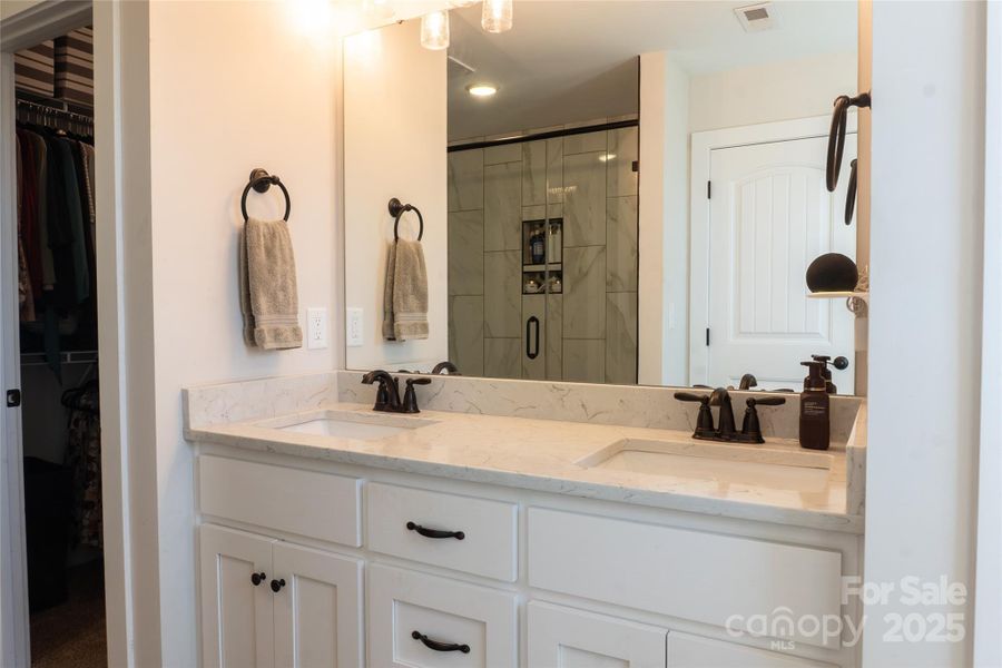 Image 37 of a home in .