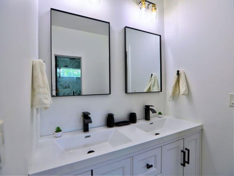 Furnished interior view inside a new home in , Smyrna (Image 7).
