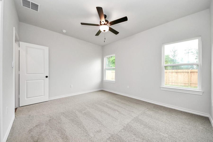 Spacious, unfurnished interior of a new home in The Enclave at Spring Branch, Montgomery (Image 40).