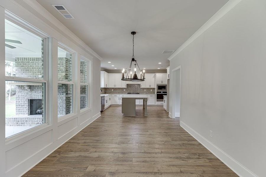 Spacious, unfurnished interior of a new home in , Bishop (Image 41).