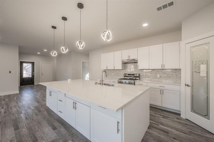 Furnished interior view inside a new home in , Dallas (Image 6). Furnished interior view inside a new home in , Dallas (Image 6).