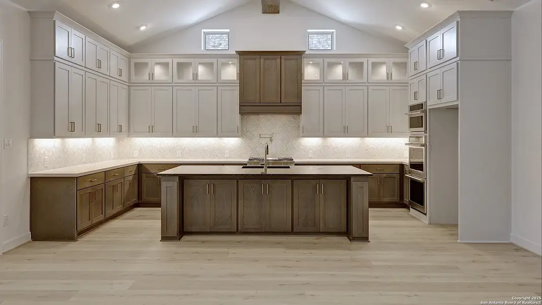 Furnished interior view inside a new home in The Dominion 70', San Antonio (Image 11).