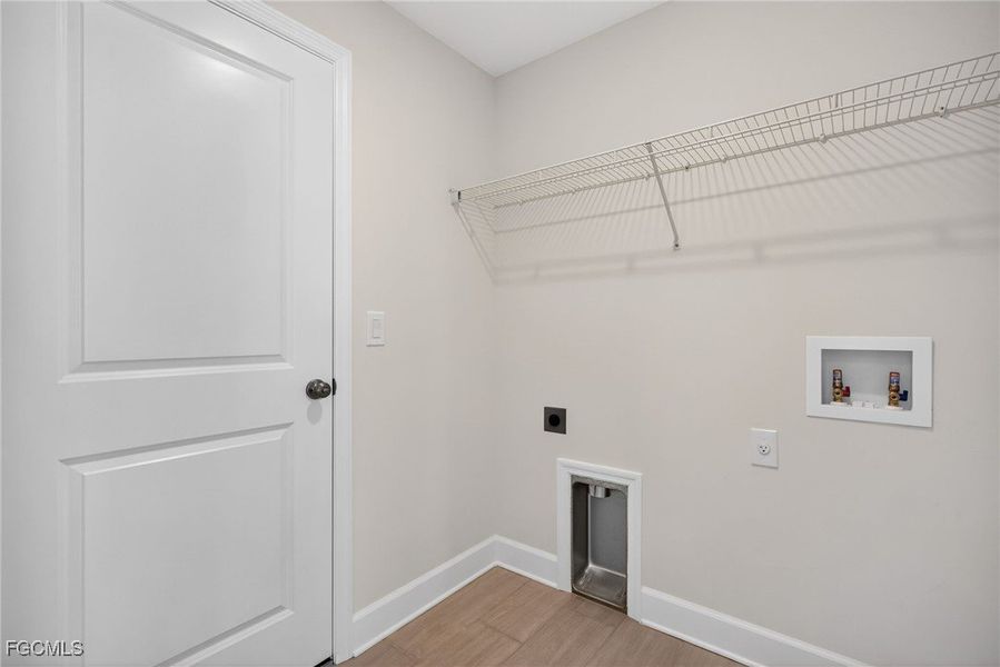 Spacious, unfurnished interior of a new home in Cape Coral, Cape Coral (Image 28). Spacious, unfurnished interior of a new home in Cape Coral, Cape Coral (Image 28).