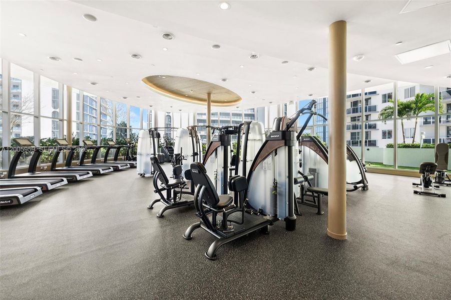 Community amenities in , Miami (Image 38).