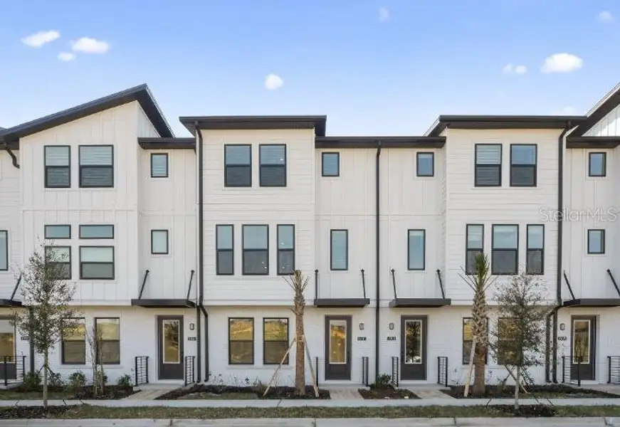 Condo located in Winter Garden, FL showcasing its design and architecture (Image 3). Condo located in Winter Garden, FL showcasing its design and architecture (Image 3).