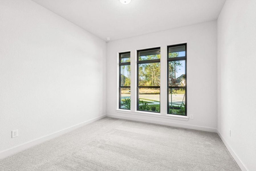 Spacious, unfurnished interior of a new home in ARTAVIA - Parkview Collection, Conroe (Image 30).