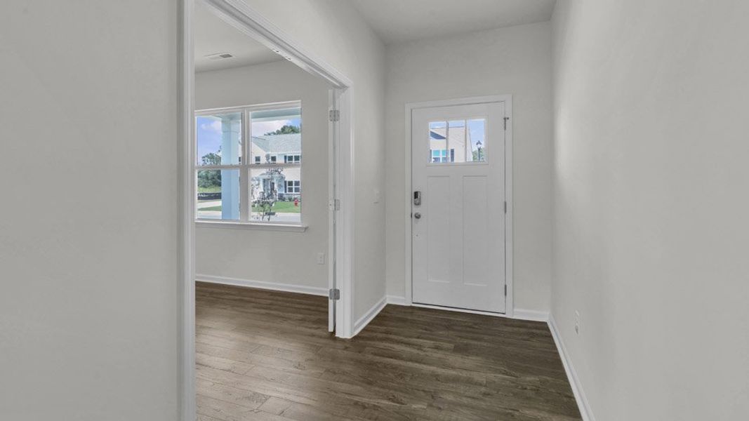 Spacious, unfurnished interior of a new home in Middleton, Greensboro (Image 10).