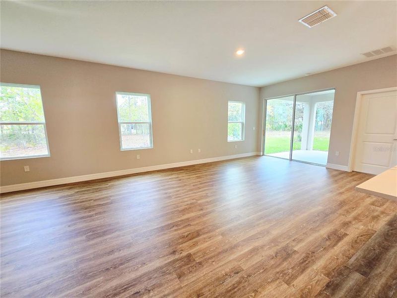 Spacious, unfurnished interior of a new home in , Homosassa (Image 75).