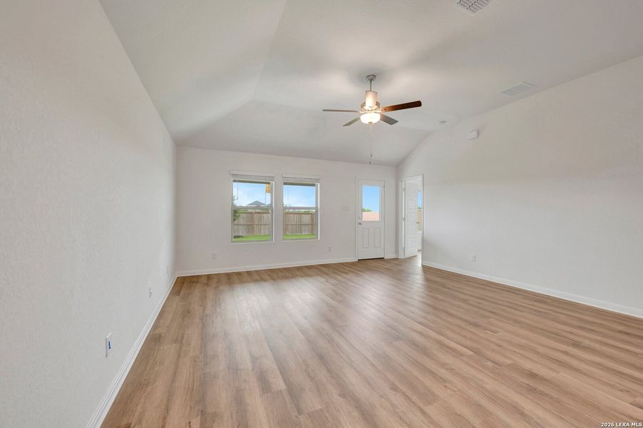 Spacious, unfurnished interior of a new home in Agave, San Antonio (Image 16). Spacious, unfurnished interior of a new home in Agave, San Antonio (Image 16).