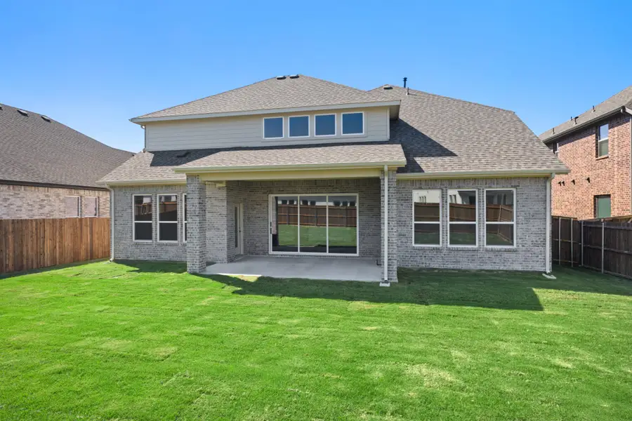 Exterior details and patio area of a home in Lake Breeze, Lavon (Image 4). Exterior details and patio area of a home in Lake Breeze, Lavon (Image 4).