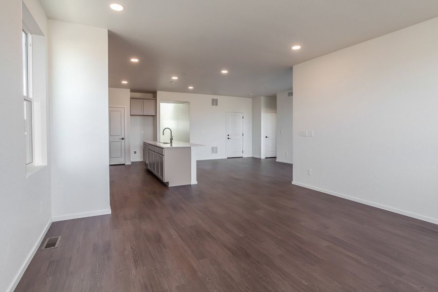 Spacious, unfurnished interior of a new home in Trailside, Timnath (Image 19).