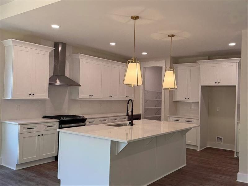 Furnished interior view inside a new home in , Waleska (Image 9).