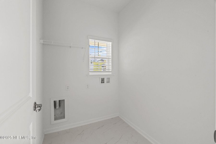 Spacious, unfurnished interior of a new home in Beacon Lake, St. Augustine (Image 17).