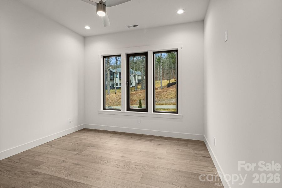 Spacious, unfurnished interior of a new home in , Horse Shoe (Image 20).