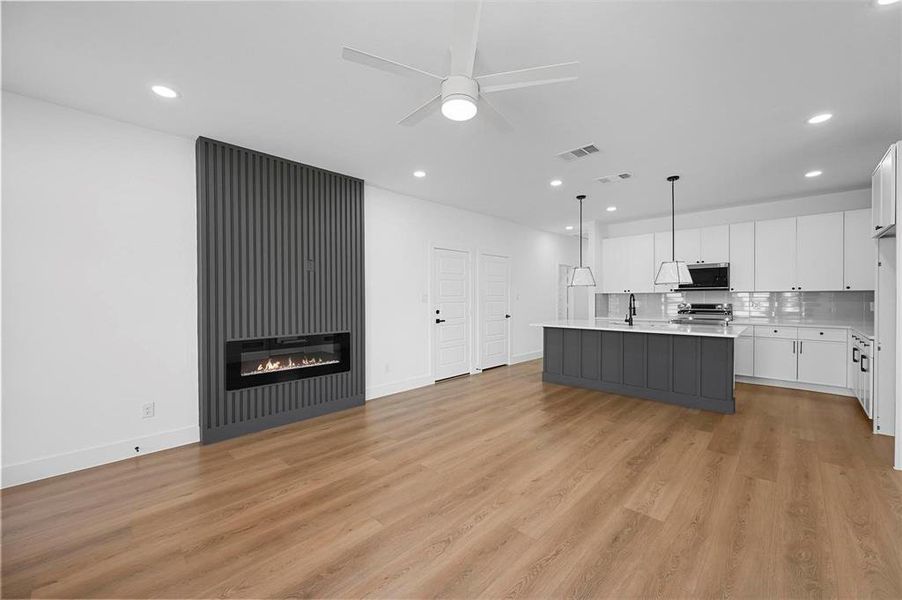 View From Front Door to Kitchen View From Front Door to Kitchen