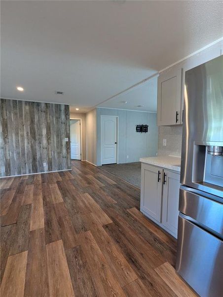 Spacious, unfurnished interior of a new home in , Lake Wales (Image 27).
