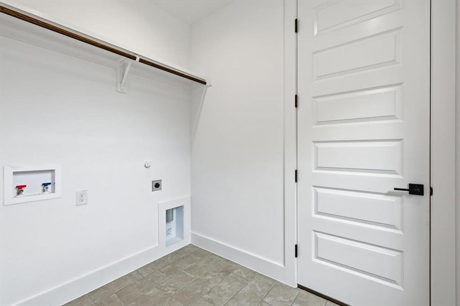 Spacious, unfurnished interior of a new home in , Argyle (Image 17).