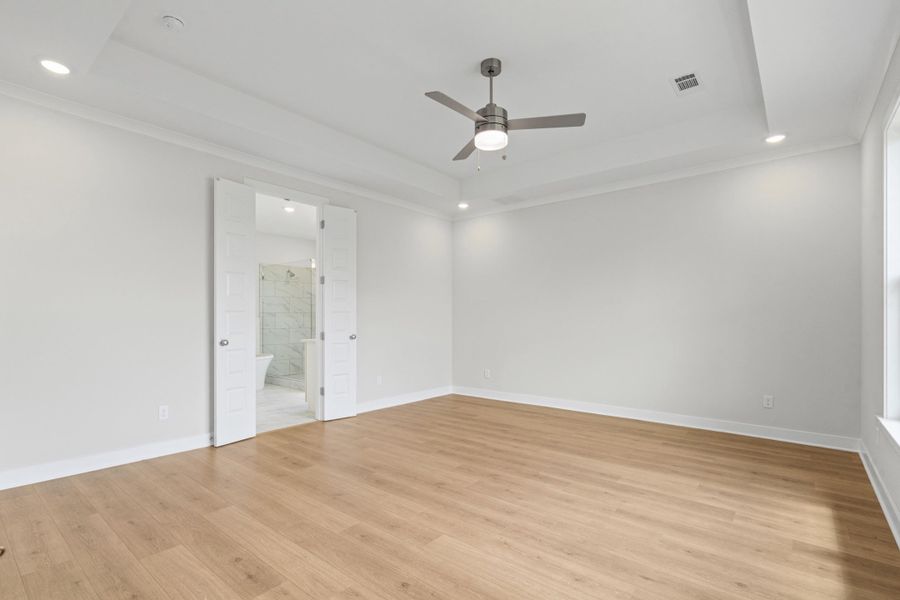 Spacious, unfurnished interior of a new home in White Oak, Arlington (Image 23). Spacious, unfurnished interior of a new home in White Oak, Arlington (Image 23).