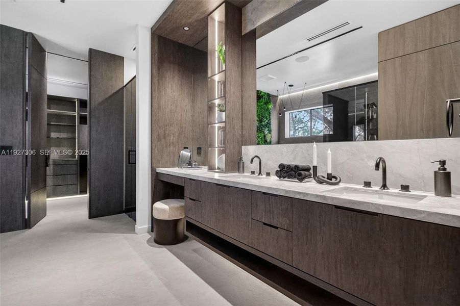 Furnished interior view inside a new home in , Biscayne Park (Image 5).