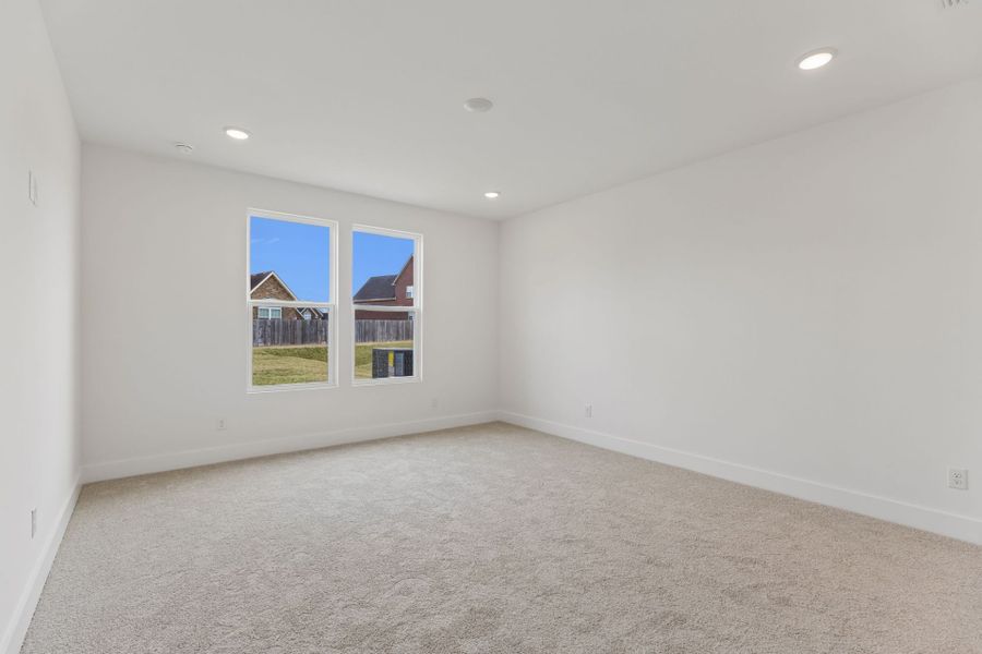 Spacious, unfurnished interior of a new home in Glenview Farms, Murfreesboro (Image 51).