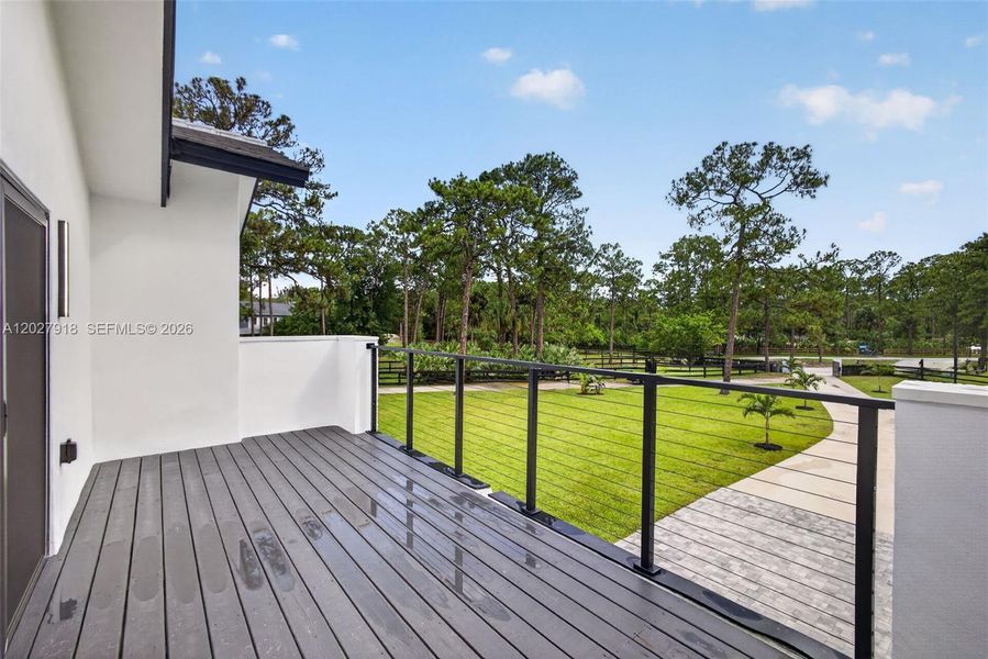 Exterior details and patio area of a home in , Palm Beach Gardens (Image 4).