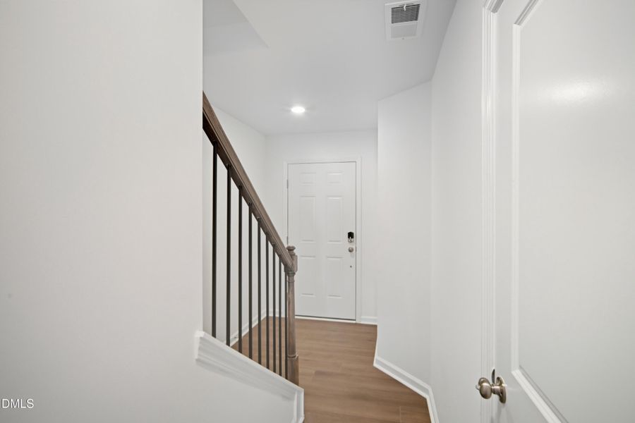 SUN_ElmGrove_Pic_Wyatt_Stairs_1of1 SUN_ElmGrove_Pic_Wyatt_Stairs_1of1
