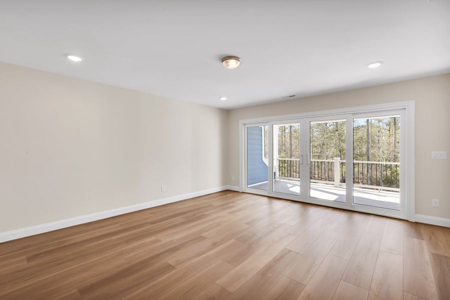 Representative unfurnished interior of a home built from the Bar Harbour I by Kent Homes in St. James, Southport (Image 137).