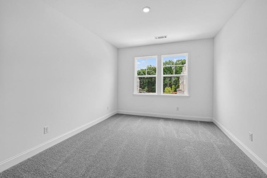Spacious, unfurnished interior of a new home in Auburn Glen, Dacula (Image 29).