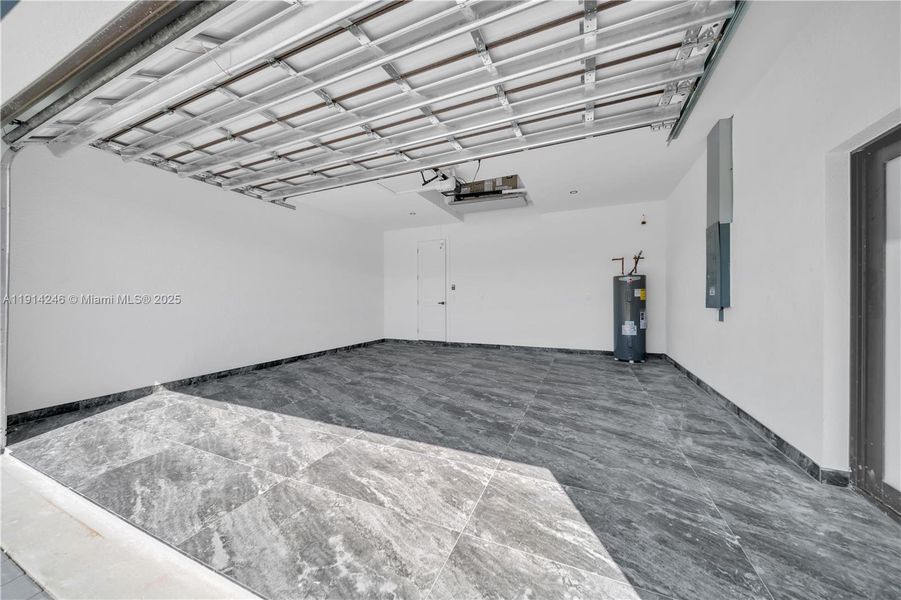 Spacious, unfurnished interior of a new home in , Lehigh Acres (Image 16). Spacious, unfurnished interior of a new home in , Lehigh Acres (Image 16).