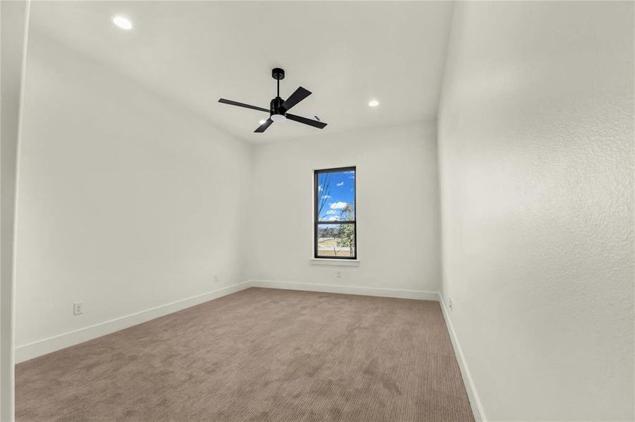 Spacious, unfurnished interior of a new home in , Aledo (Image 25).