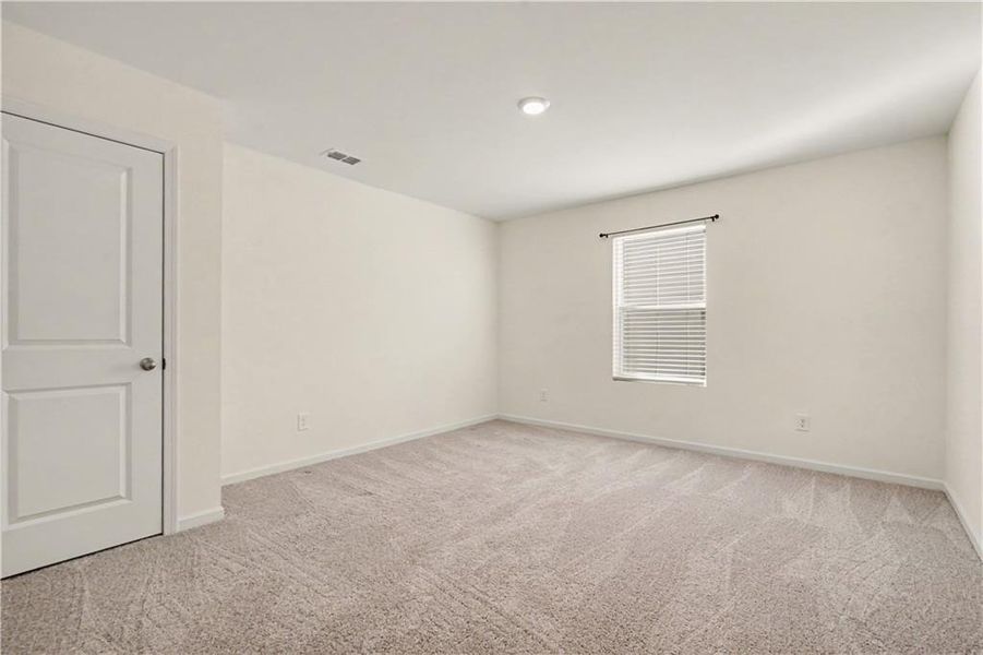 Spacious, unfurnished interior of a new home in Casteel, Bethlehem (Image 38).