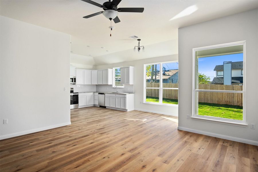 Spacious, unfurnished interior of a new home in , Temple (Image 29).