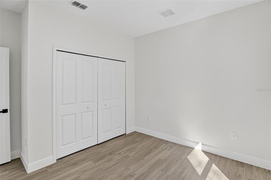 Spacious, unfurnished interior of a new home in , Citrus Springs (Image 14).
