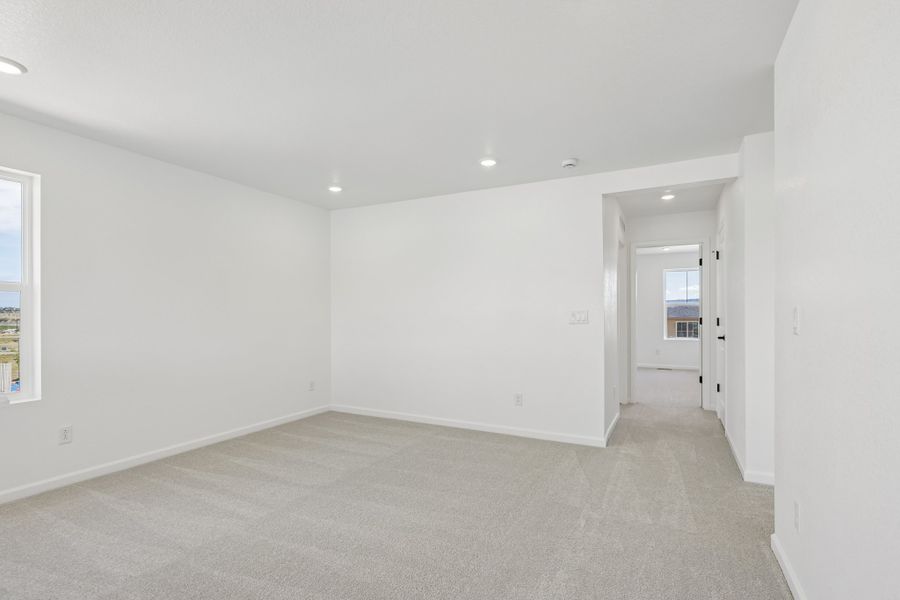 Spacious, unfurnished interior of a new home in Sterling Ranch Ascent Village, Littleton (Image 16).