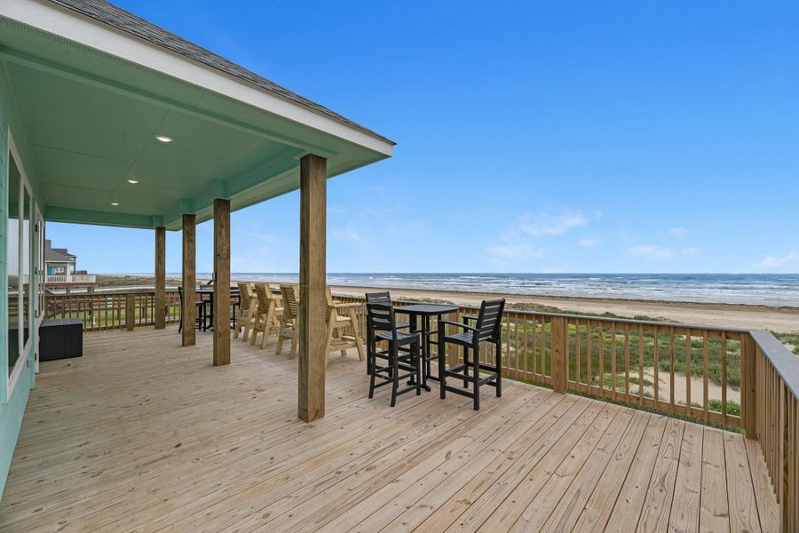 Exterior details and patio area of a home in , Freeport (Image 21).