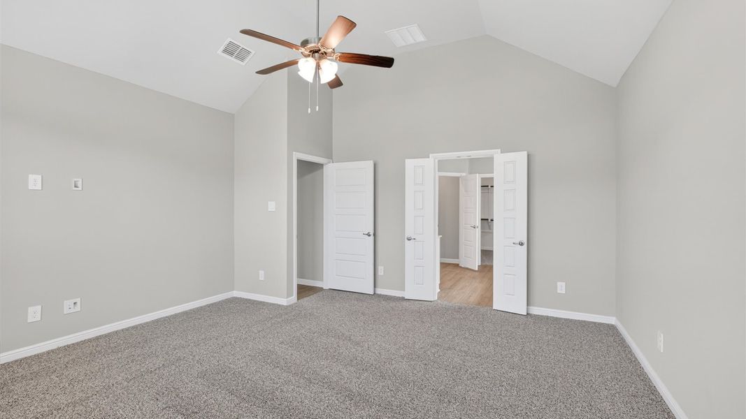 Representative unfurnished interior of a home built from the Wimberley by D.R. Horton in Lakeview Pointe, Midlothian (Image 30).