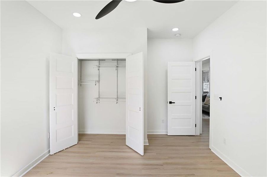 Spacious, unfurnished interior of a new home in , Atlanta (Image 8).