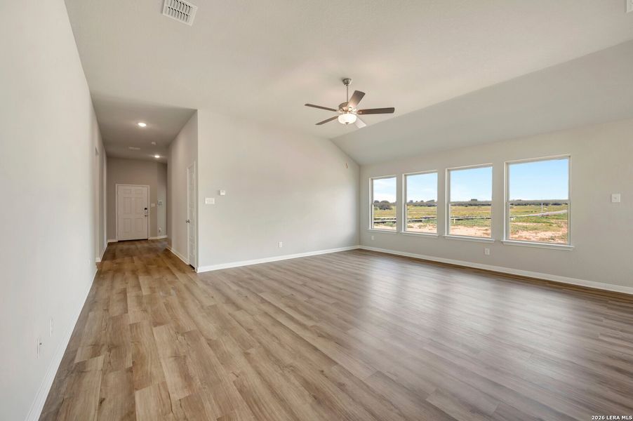 Spacious, unfurnished interior of a new home in Hickory Ridge Estates, Elmendorf (Image 37).