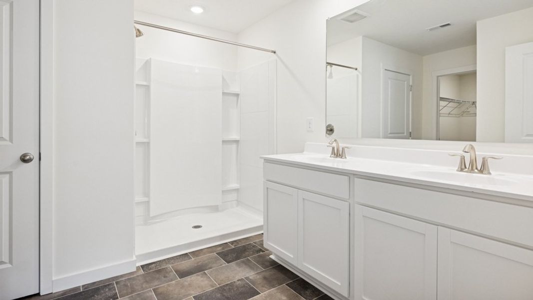 Furnished interior view inside a new home in Emory Creek, Harriman (Image 8).