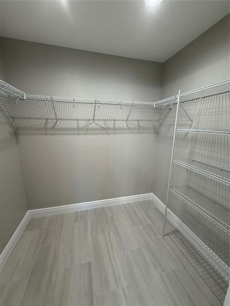 Spacious, unfurnished interior of a new home in , Ocala (Image 15).