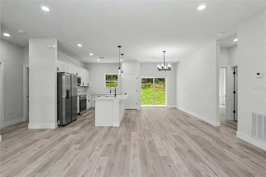 Spacious, unfurnished interior of a new home in , Citrus Springs (Image 17).
