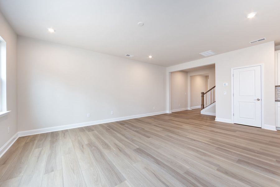 Spacious, unfurnished interior of a new home in Southbridge, Fort Mill (Image 30).